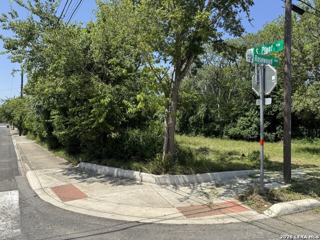 306 S Plant Ave Property Photo 4