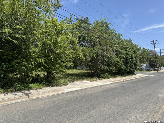 306 S Plant Ave Property Photo 5