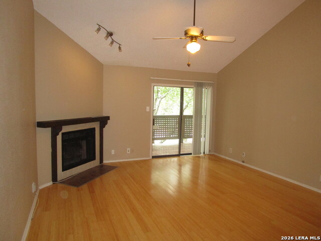 12446 Starcrest Dr Property Photo 4