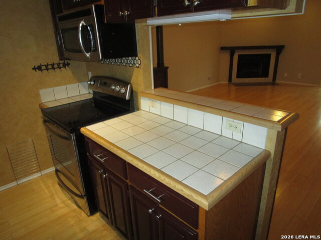 12446 Starcrest Dr Property Photo 6