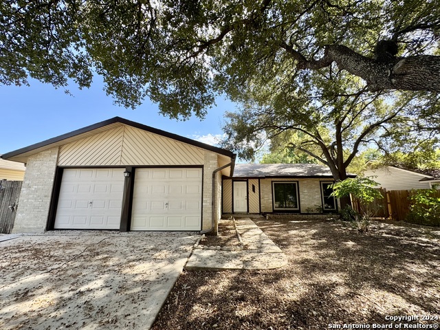 5806 Misty Gln Property Photo 1