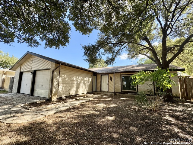 5806 Misty Gln Property Photo 2