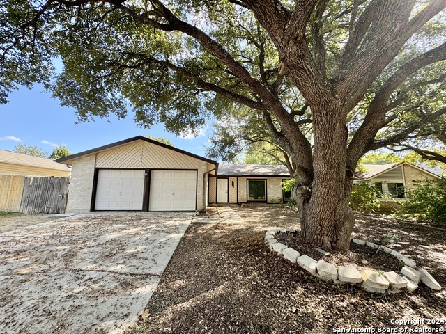 5806 Misty Gln Property Photo 3