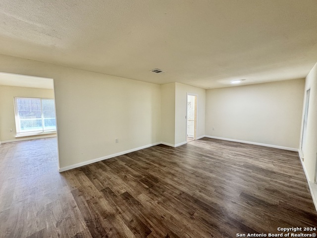 5806 Misty Gln Property Photo 4