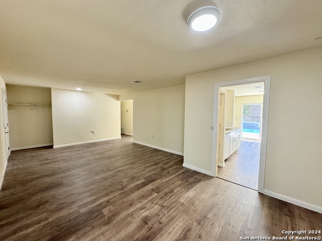5806 Misty Gln Property Photo 5