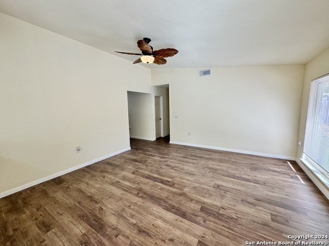 5806 Misty Gln Property Photo 9