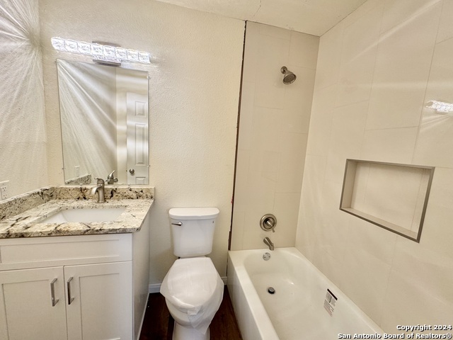 5806 Misty Gln Property Photo 22