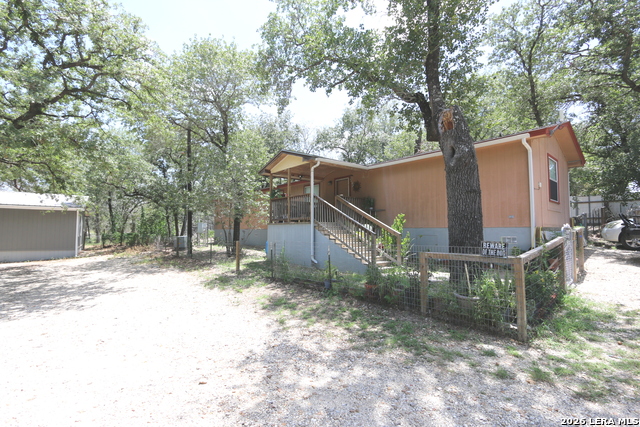 76 & 76b Post Oak Property Photo 4