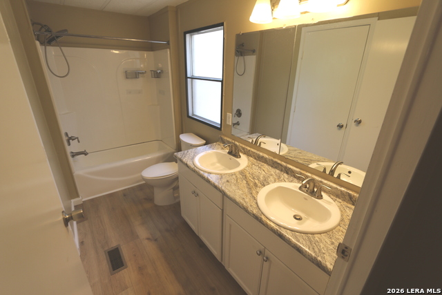76 & 76b Post Oak Property Photo 16