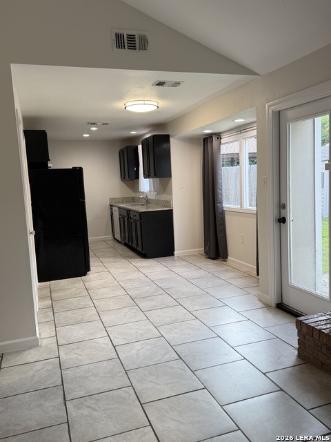 9207 Cliff Way Property Photo 4
