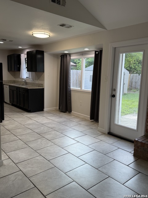 9207 Cliff Way Property Photo 5
