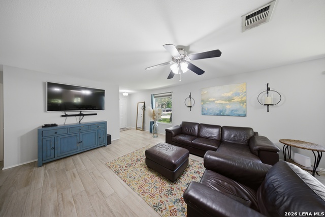 7513 Carriage Pass Property Photo 5