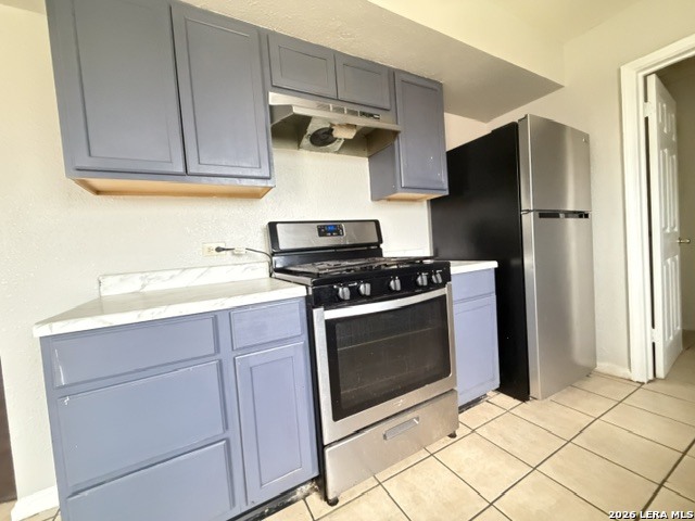 313 Calgary Ave Property Photo 3