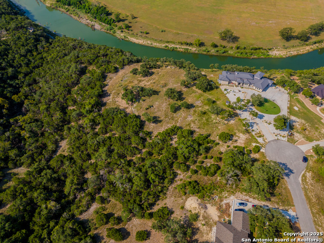 255 River Bend Pl Property Photo 2