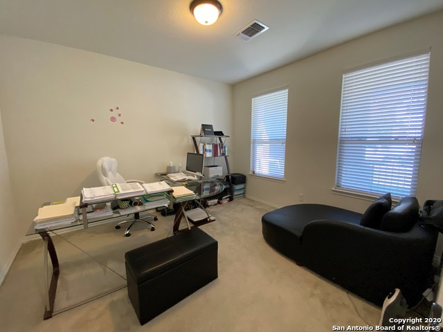 20228 Jove Oak Property Photo 4
