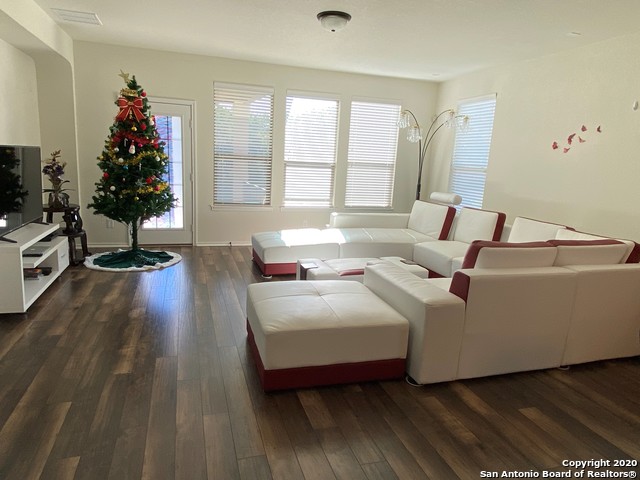 20228 Jove Oak Property Photo 10