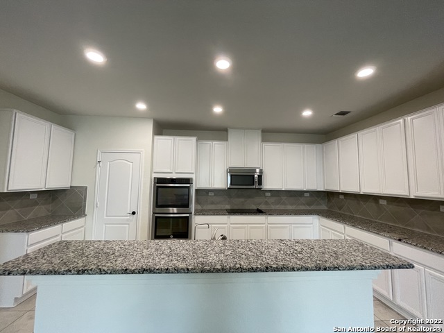 20228 Jove Oak Property Photo 13