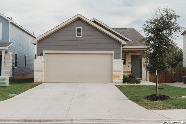 122 CANOPY OAK RD Property Photo 1