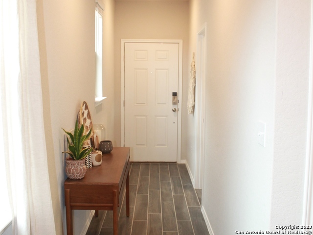 122 Canopy Oak Rd Property Photo 6