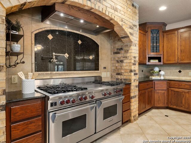 5 Ashin Way Property Photo 9