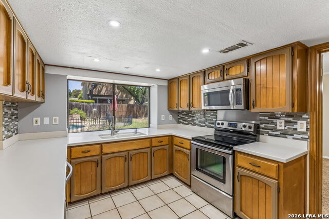 15222 Oak Spring St Property Photo 15