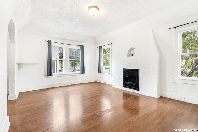 1434 Hicks Ave Property Photo 4