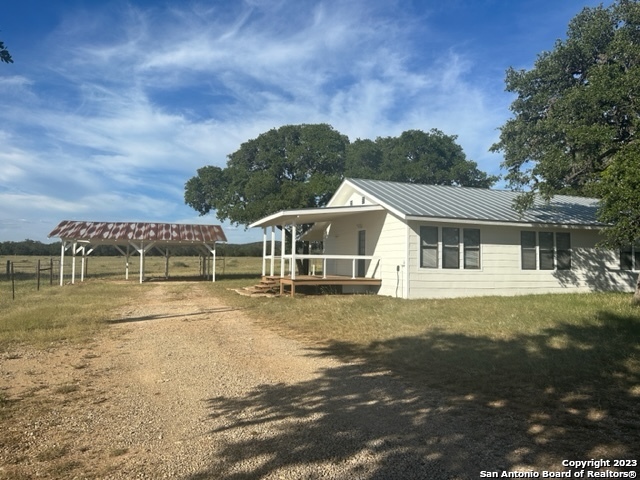 373 Pine Tree Rd Property Photo 3