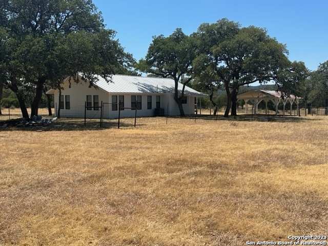 373 Pine Tree Rd Property Photo 6