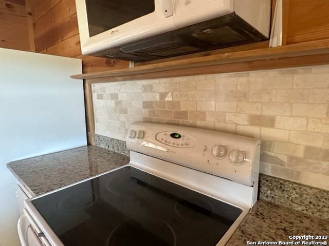 373 Pine Tree Rd Property Photo 9