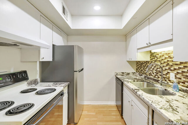 2300 Nacogdoches Property Photo 5