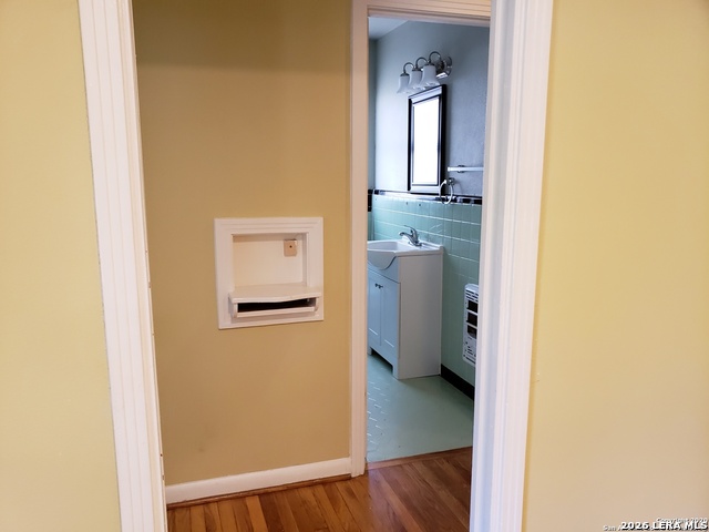 514 Adrian Property Photo 7