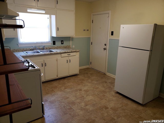 514 Adrian Property Photo 9