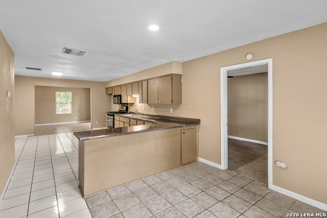 146 Stapleton St Property Photo 3