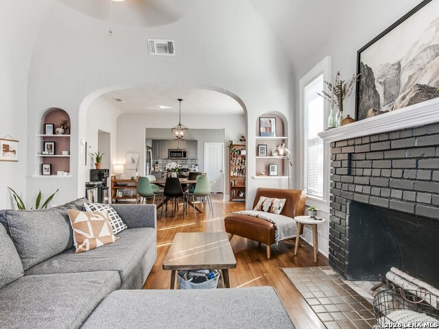 814 W Gramercy Property Photo 3