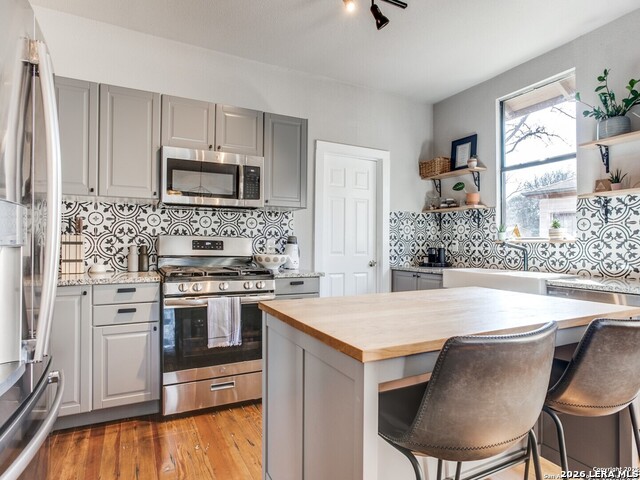 814 W Gramercy Property Photo 7