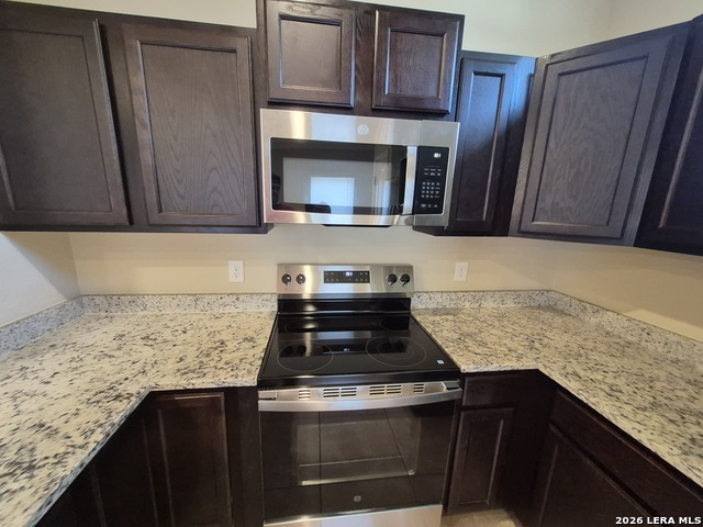 13911 Annas Way Property Photo 8