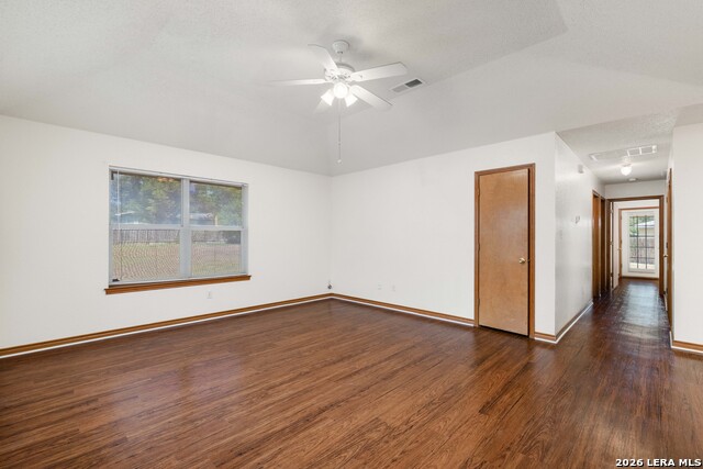 2740 Maple Tree Rd Property Photo 3