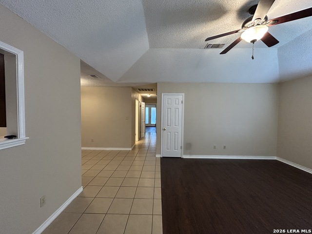 1642 W County Line Rd Property Photo 3