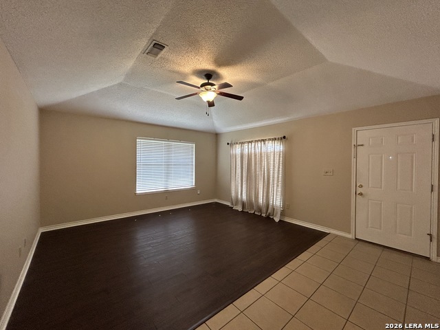 1642 W County Line Rd Property Photo 6