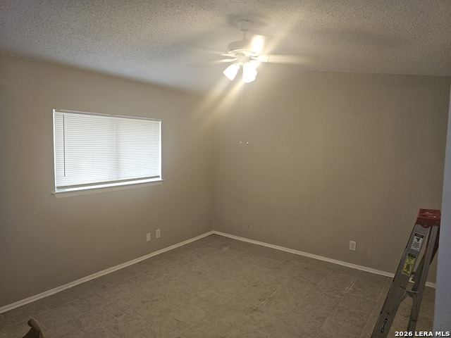 5827 Hawaiian Cv Property Photo 3
