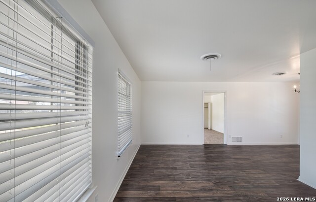 425 E Byrd Blvd Property Photo 3