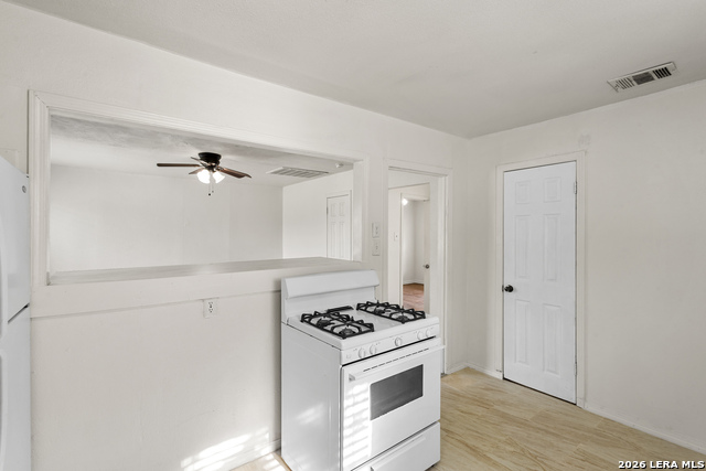 759 Avondale Ave Property Photo 4