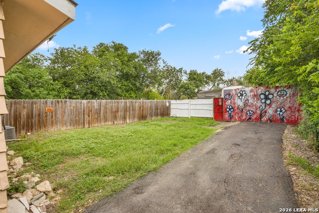 759 Avondale Ave Property Photo 18