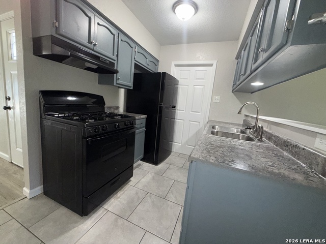 4911 Tennyson Dr Property Photo 4