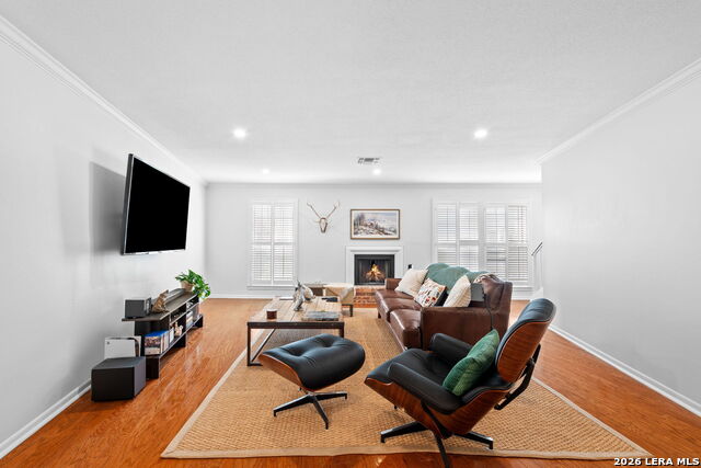 201 Ellwood St Property Photo 6