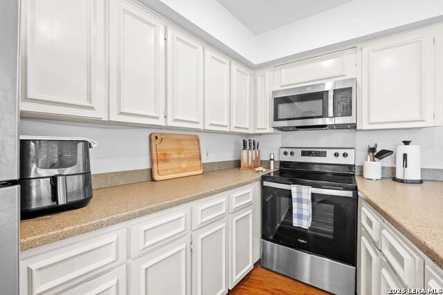 201 Ellwood St Property Photo 14