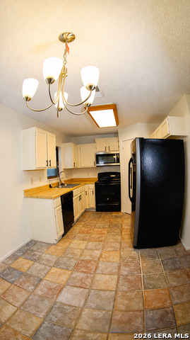 7147 Comanche Rdg Property Photo 3