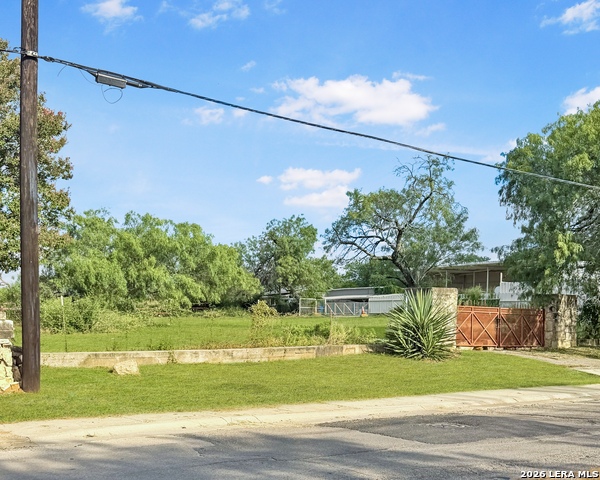 4347 Commercial Ave Property Photo 2