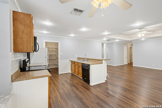 4823 Blue Heron St Property Photo 5