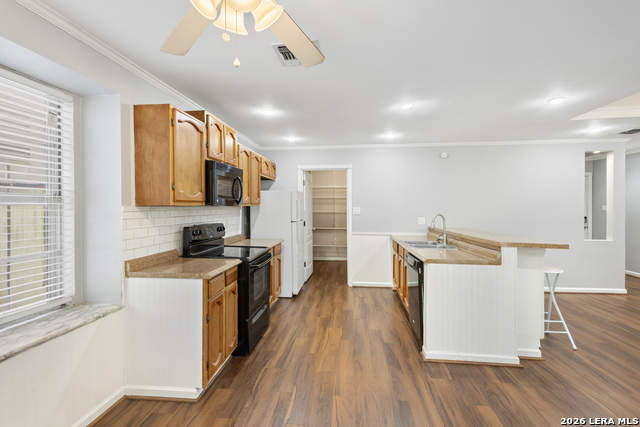 4823 Blue Heron St Property Photo 6